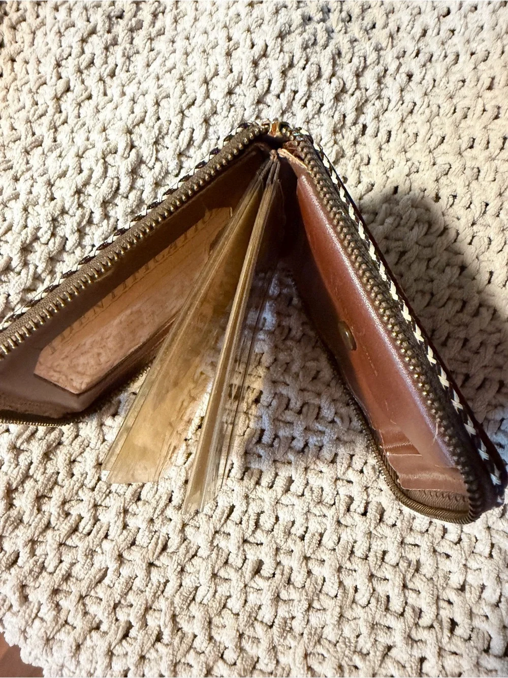 Vintage Leather Bifold Wallet with Horse & Horseshoe Embossing